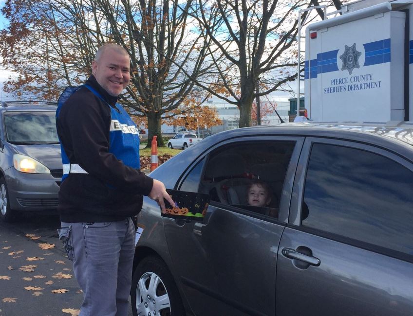 Photo of drive-thru voter registration