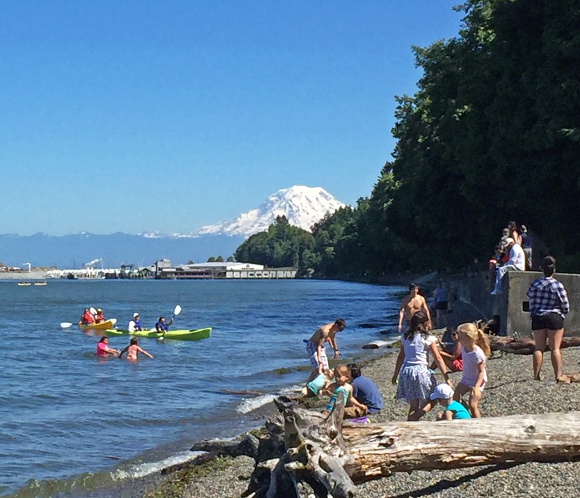 Photo of kayakers at Owen Beach